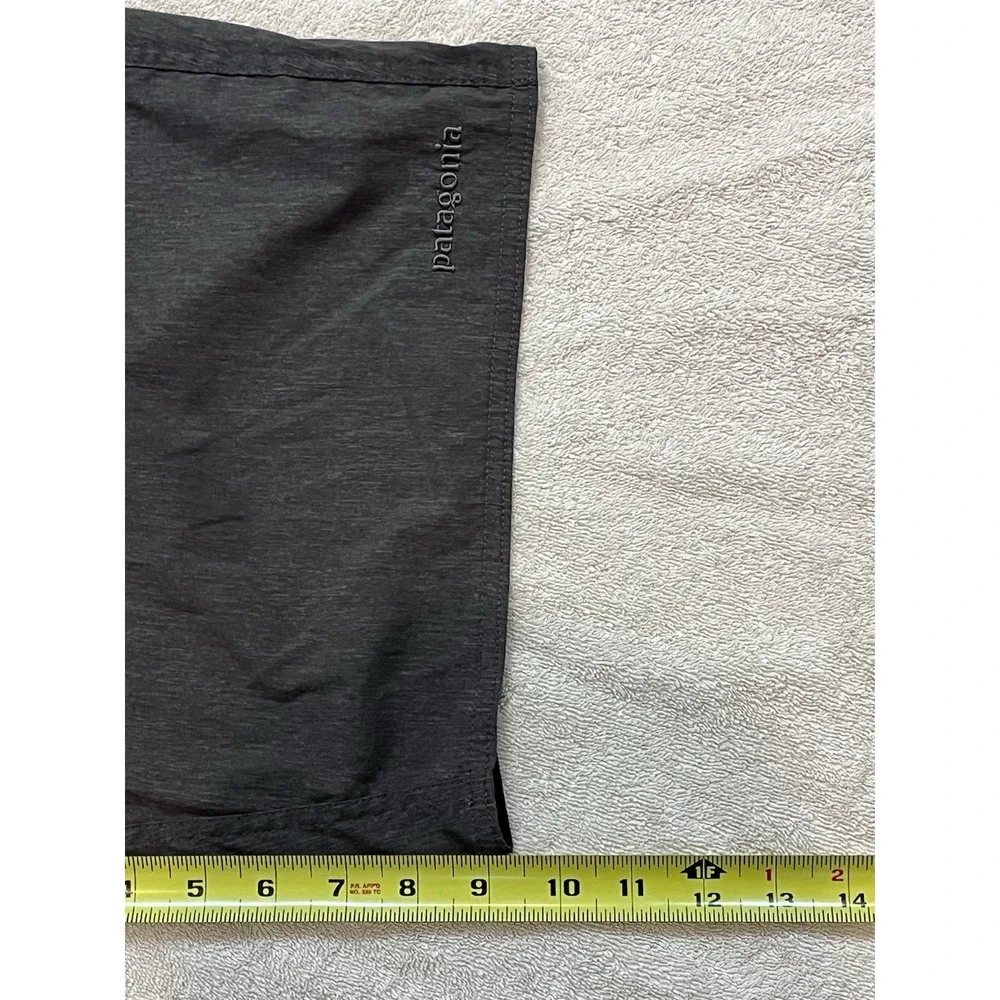 Patagonia Wavefarer Walk Shorts Mens 35 Feather Gray Stretch Casual Golf Swim
